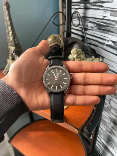 Reloj Armani Exchange con correa de cuero negro - miniatura 1