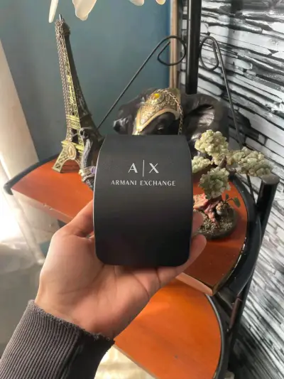 Reloj Armani Exchange con correa de cuero negro - miniatura 4