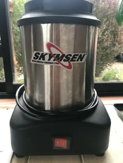 Licuadora industrial Skymsen con vaso monobloque - miniatura 3
