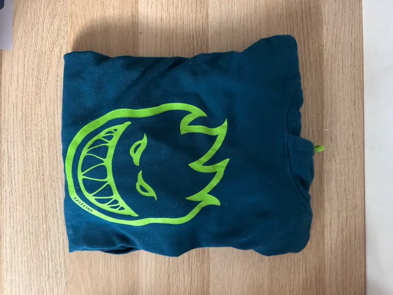 Polerón azul con logo verde Spitfire talla M - 1