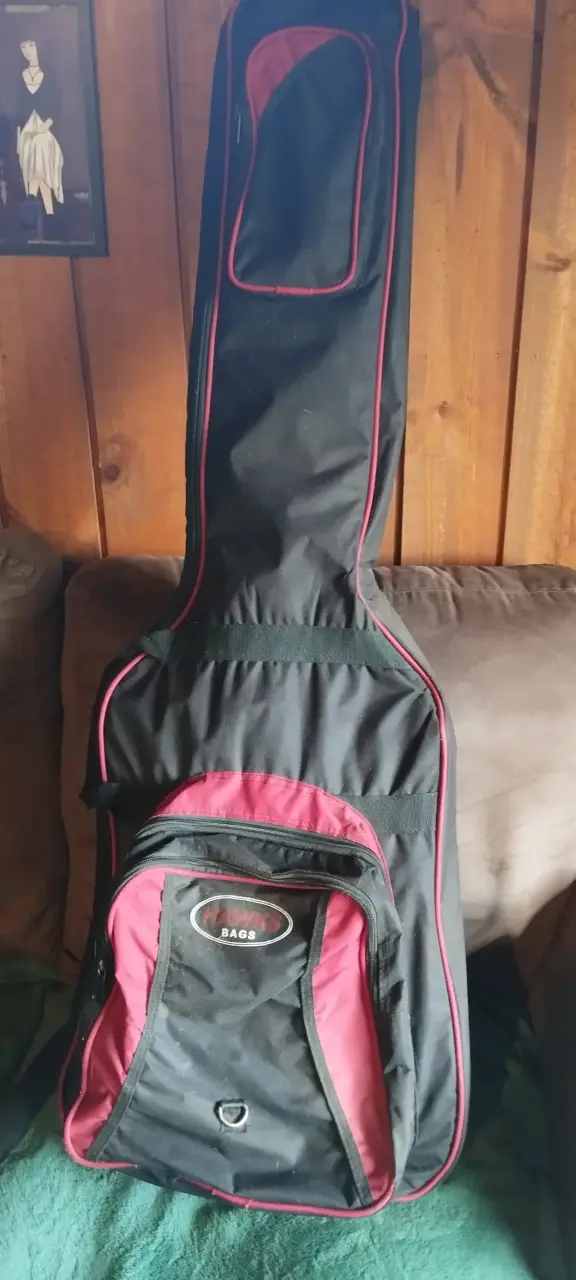 Bajo eléctrico Samick rojo con funda - 3