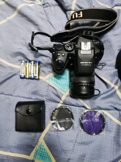 Cámara Fujifilm FinePix HS25EXR con accesorios - miniatura 1
