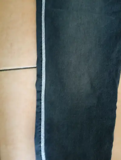 Jeans gris oscuro con franjas laterales - miniatura 3