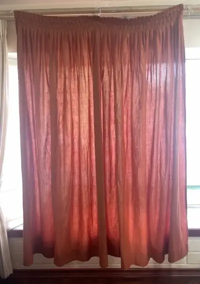 Cortinas de tela color terracota con diseño clásico - miniatura 1