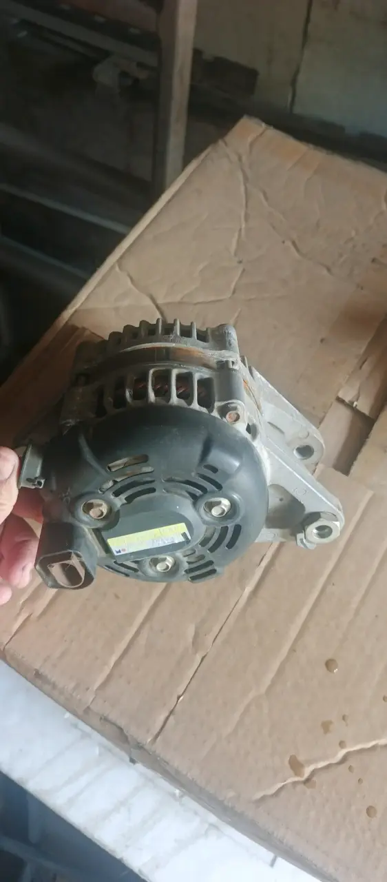 Alternador Denso 12V para vehículo - 2