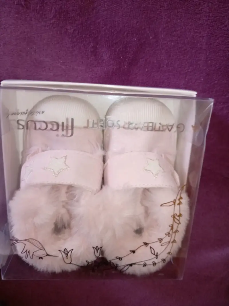 Pantuflas de bebé rosadas con estrellas Ficcus - 1