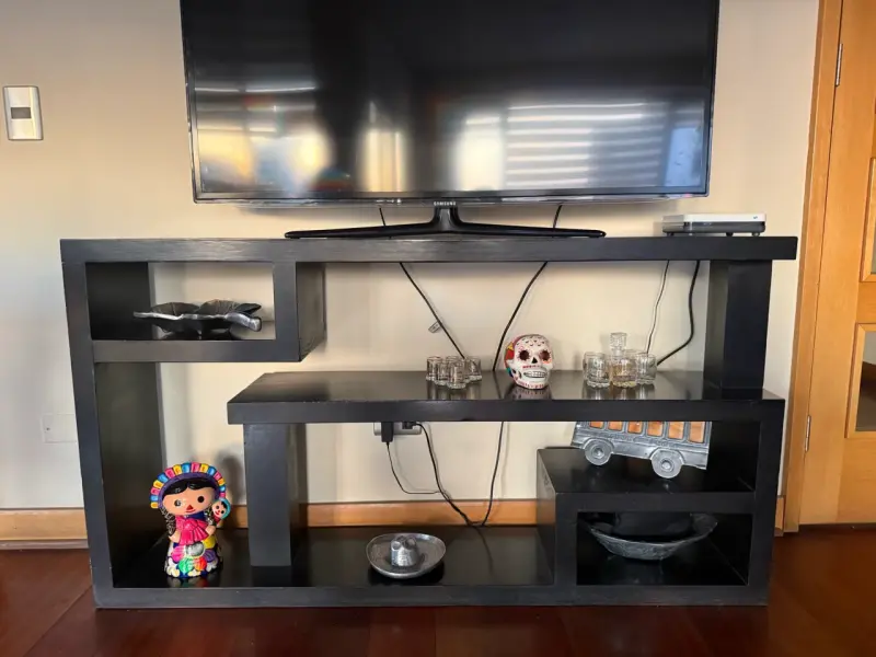Mueble de TV moderno en madera negra - 1