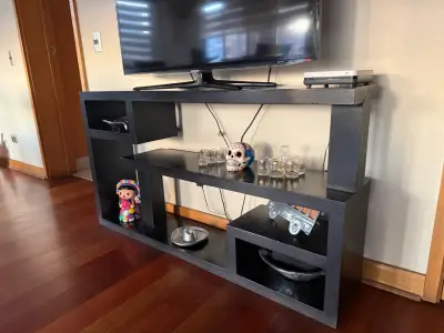 Mueble de TV moderno en madera negra - miniatura 2