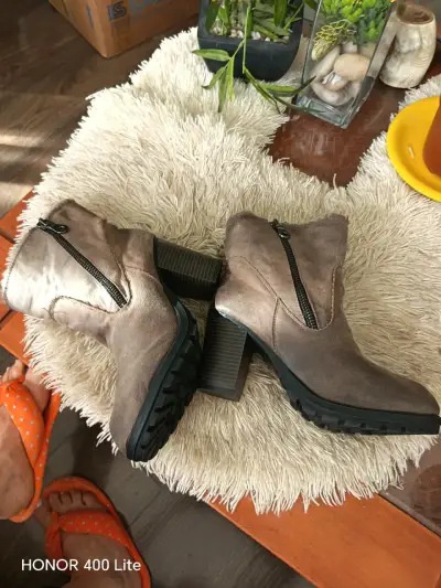 Botines de tacón alto con cierre lateral - miniatura 1