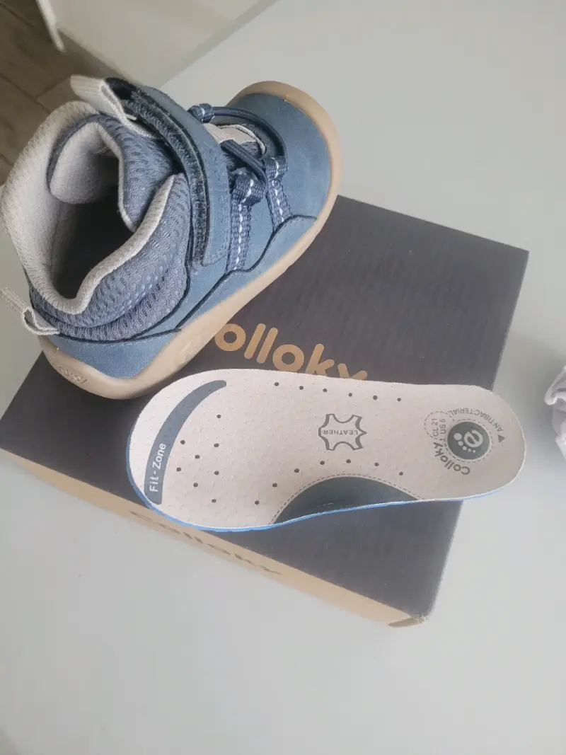 Zapatos para bebé Colloky azul con velcro - 1