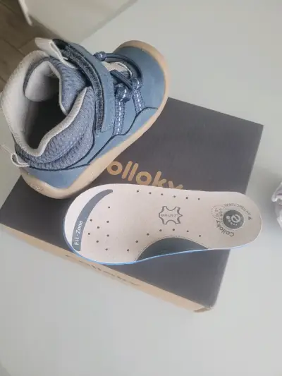 Zapatos para bebé Colloky azul con velcro - miniatura 1