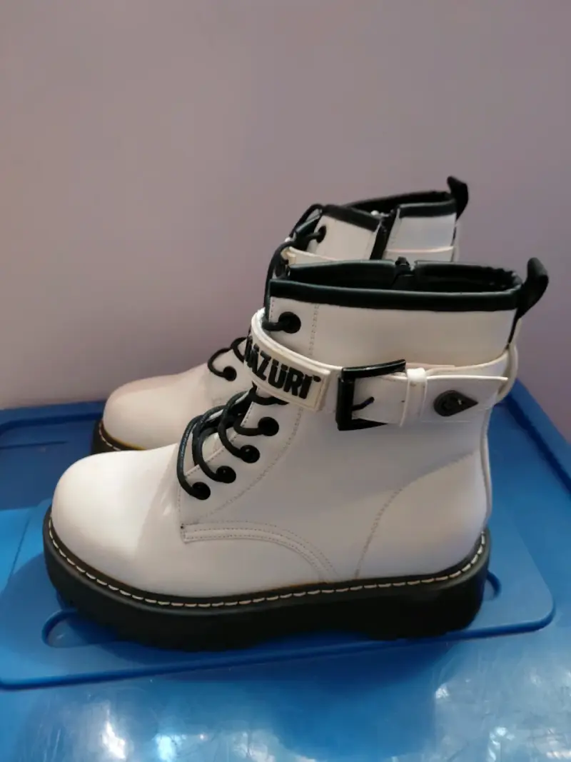 Botas de cuero blancas con plataforma Lándazuri - 2