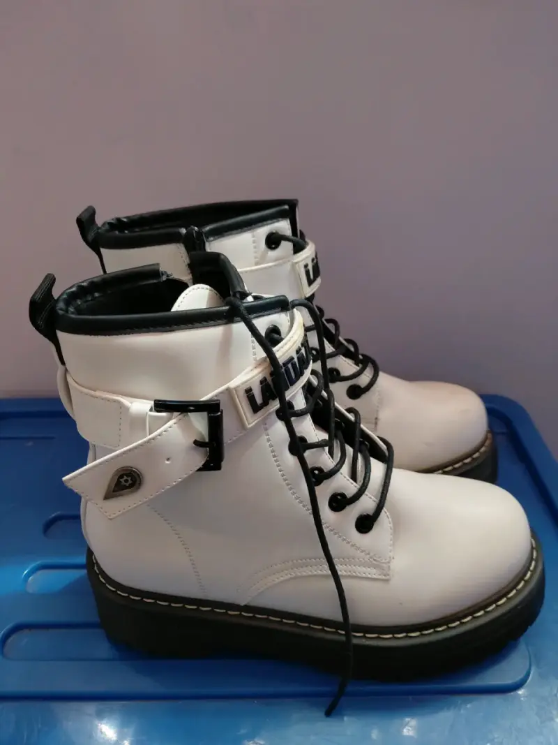Botas de cuero blancas con plataforma Lándazuri - 3