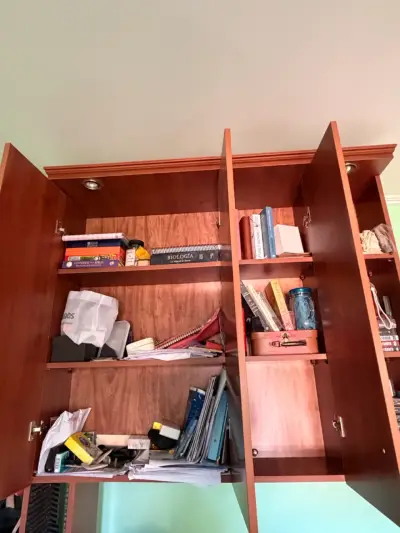 Escritorio de madera con estantería superior - miniatura 5