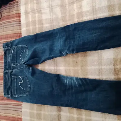 Chaqueta y jeans de mezclilla - miniatura 4