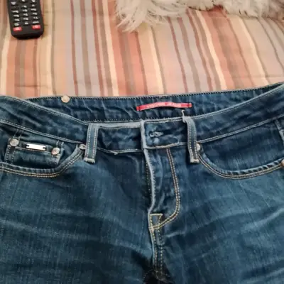 Chaqueta y jeans de mezclilla - miniatura 5