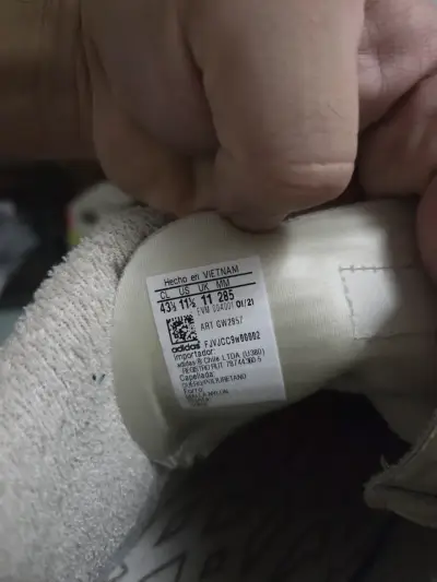 Zapatillas Adidas con detalles neón - miniatura 4