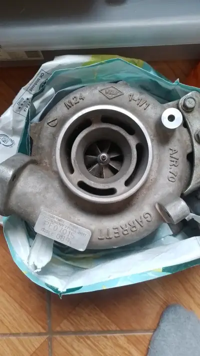 Turbocompresor Garrett usado en buen estado - miniatura 1