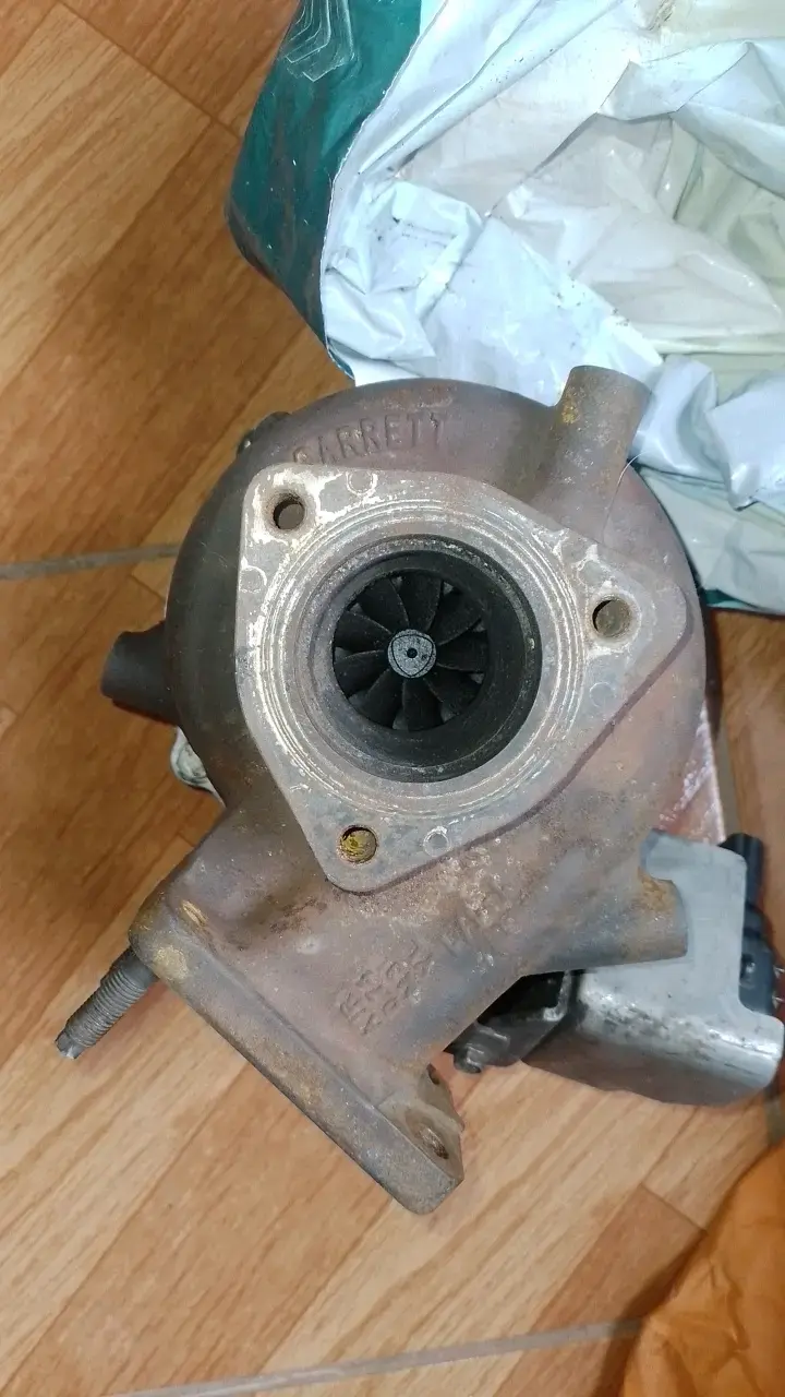 Turbocompresor Garrett usado en buen estado - 3