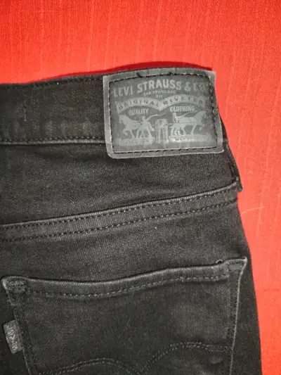 Jeans negros Levi's para mujer - miniatura 2
