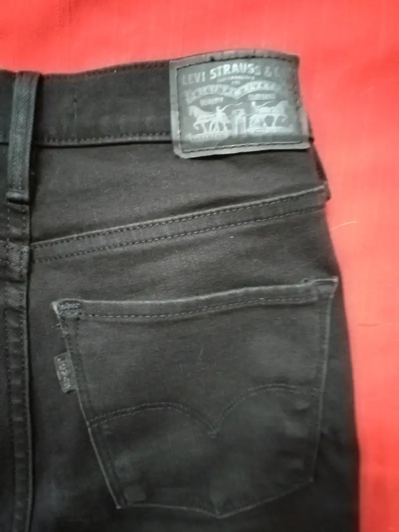 Jeans negros Levi's para mujer - 3