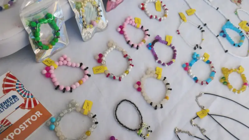Pulseras de cuentas coloridas para mujer - 1