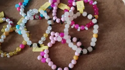 Pulseras de cuentas coloridas para mujer - miniatura 3