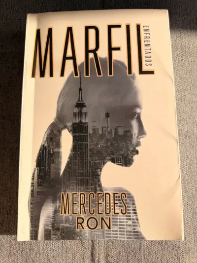 Libro 'Marfil' de Mercedes Ron en buen estado - miniatura 3