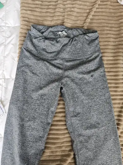 Pantalones deportivos grises Ellesse para mujer - miniatura 1