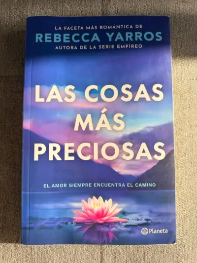 Libro 'Las Cosas Más Preciosas' de Rebecca Yarros - miniatura 1