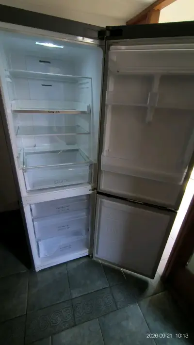Refrigerador Samsung RB29FERNDSS/ZS usado - miniatura 4