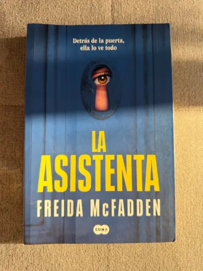 Libro 'La Asistenta' de Freida McFadden - miniatura 1