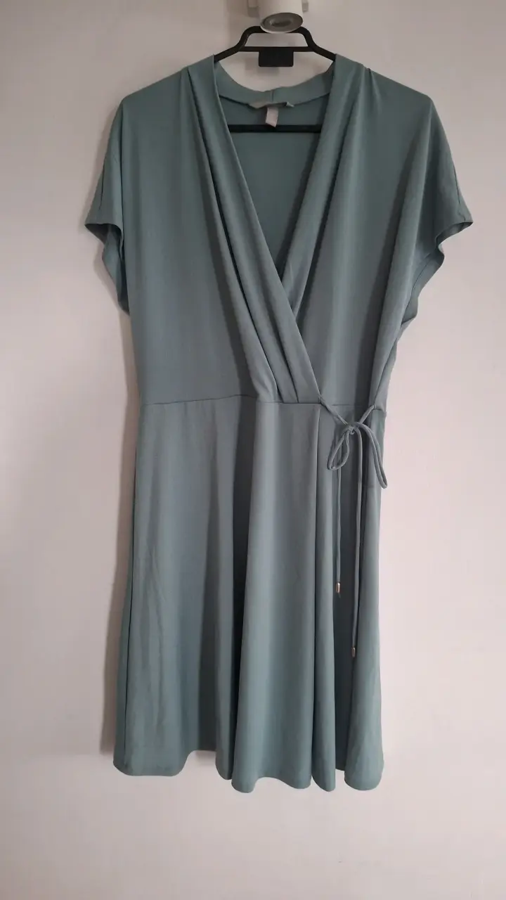 Vestido cruzado verde menta para mujer