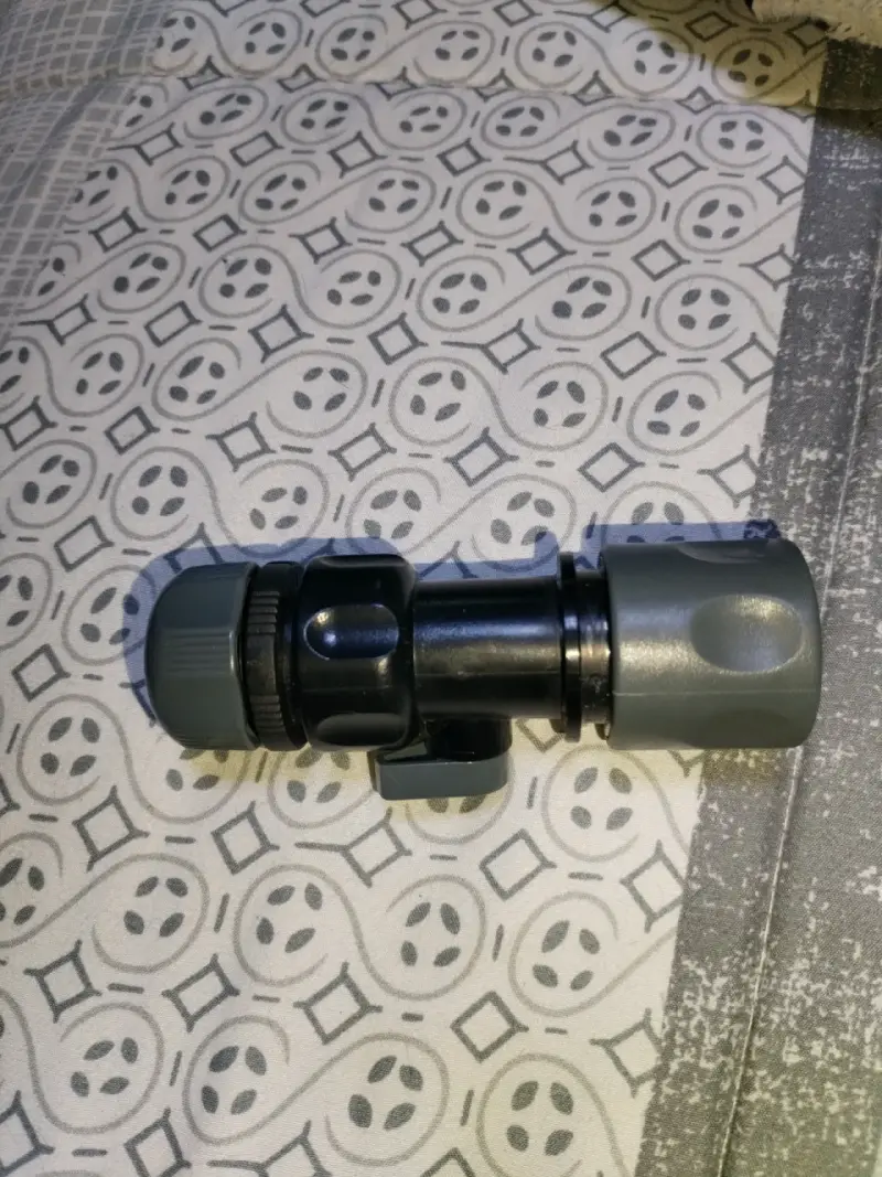 válvula de cierre rápido o adaptador con llave de