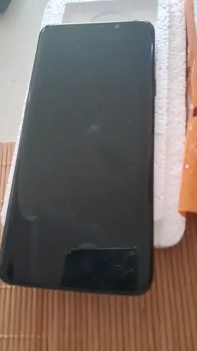 Smartphone Samsung Galaxy S9 en buen estado - miniatura 2