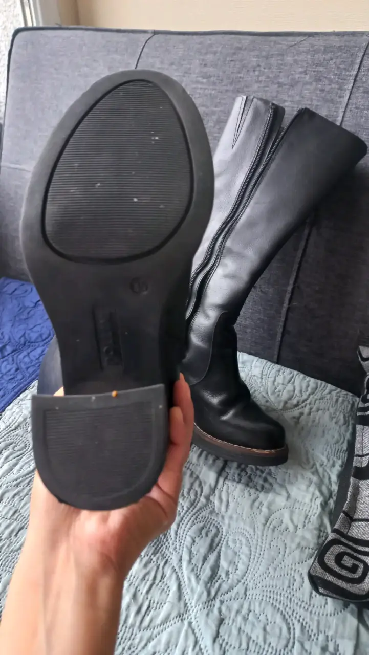 Botas de cuero negras con tacón alto - 2