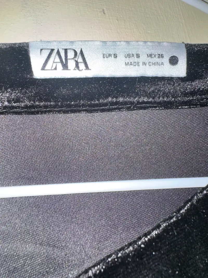 Vestido de terciopelo negro Zara talla S - 4