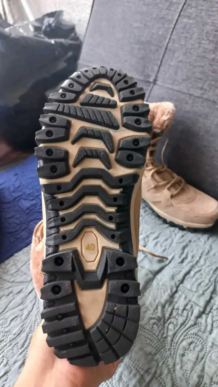 Botas de montaña beige con forro de lana - 2
