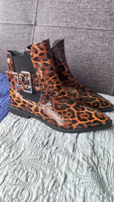 Botines de mujer con estampado animal print - miniatura 1