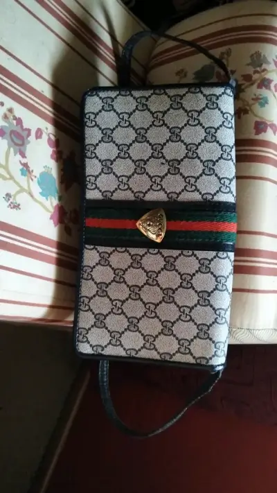 Cartera de hombro con diseño clásico - miniatura 1