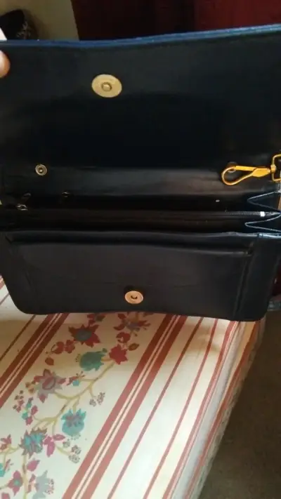 Cartera de hombro con diseño clásico - miniatura 2