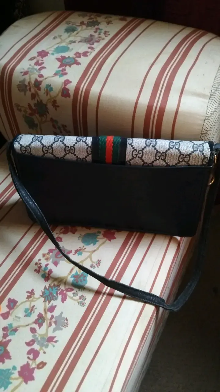 Cartera de hombro con diseño clásico - 3