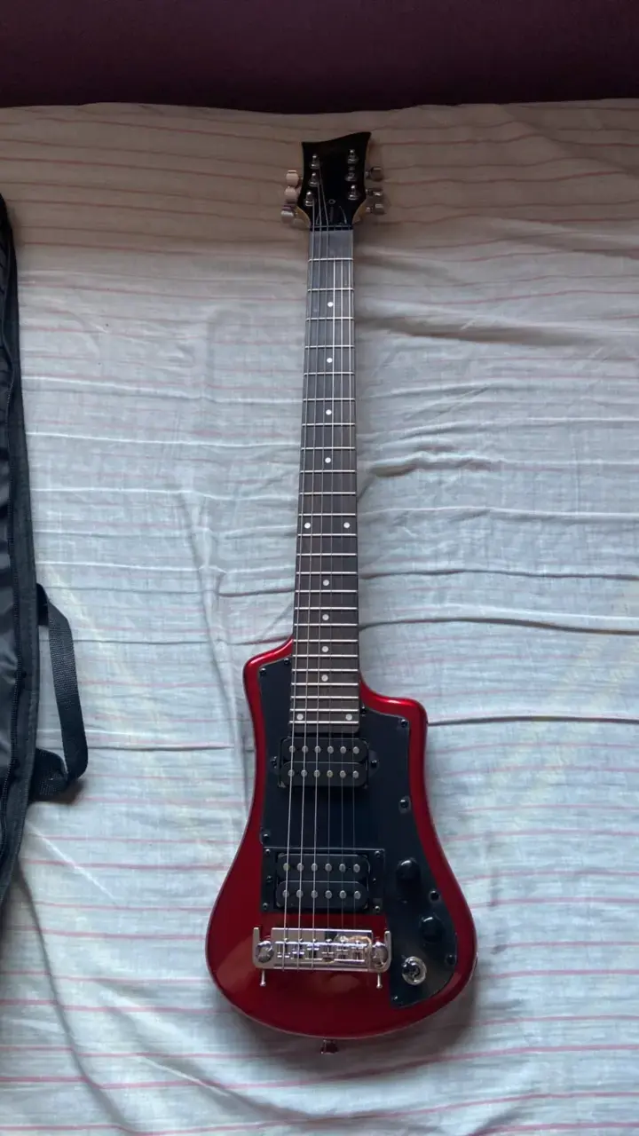 Guitarra eléctrica roja con funda Harper - 2