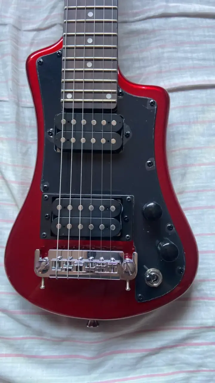 Guitarra eléctrica roja con funda Harper - 6
