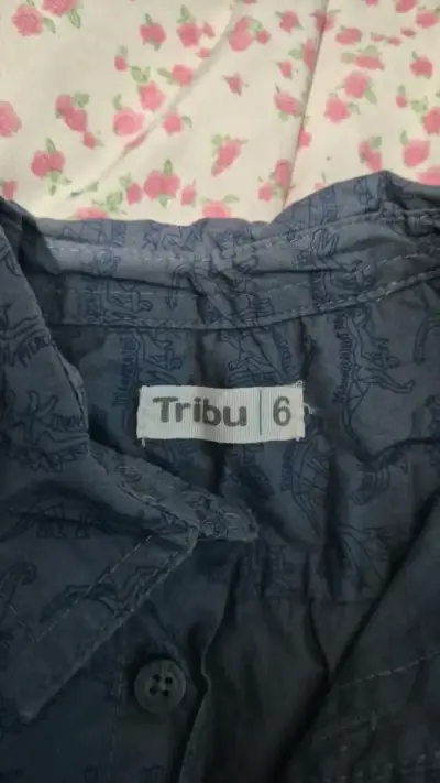 Camisa azul estampada para niño Tribu - miniatura 2
