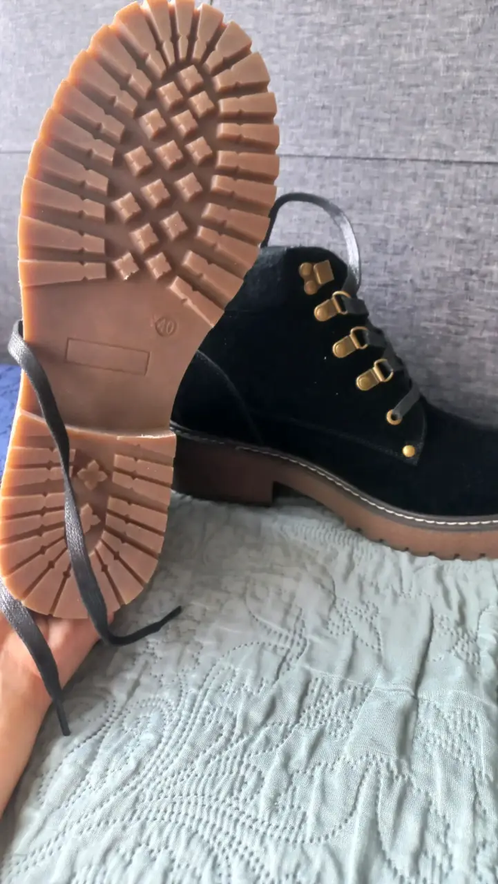 Botines de mujer negros con suela gruesa - 2