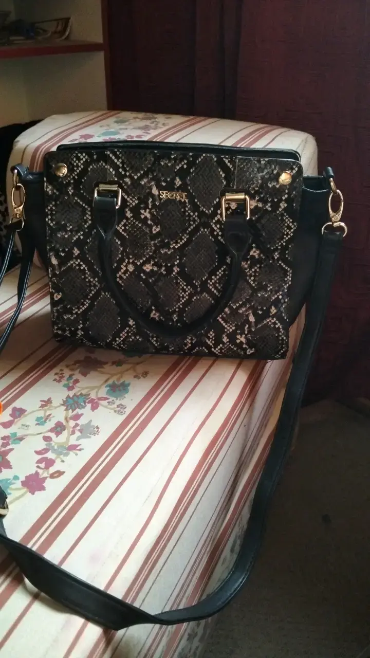 Cartera de cuero sintético con diseño de serpiente Secret