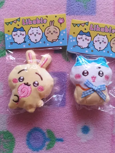 Mini llaveros y broches Chiikawa - miniatura 1