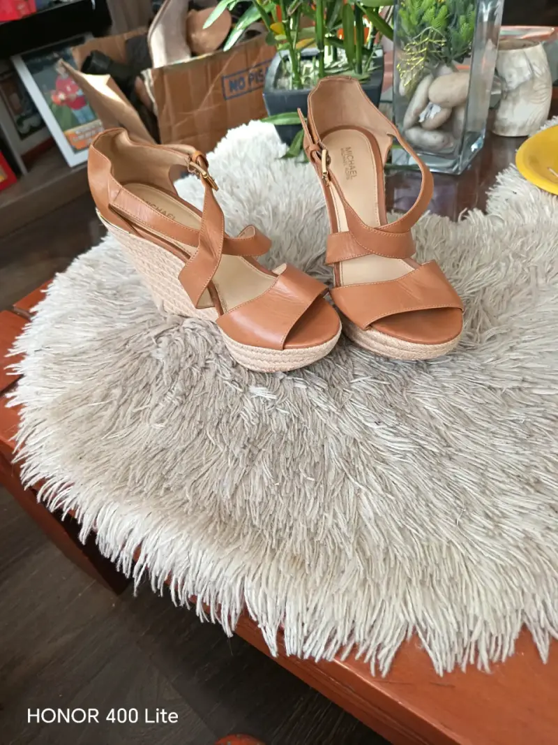 Sandalias de cuña Michael Kors marrón claro - 4
