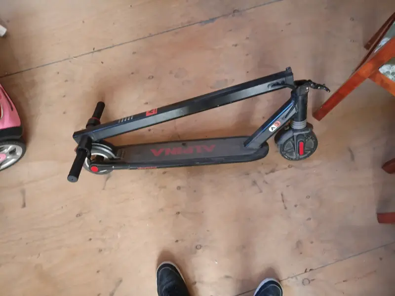 Scooter eléctrico plegable Alpina en buen estado - 1